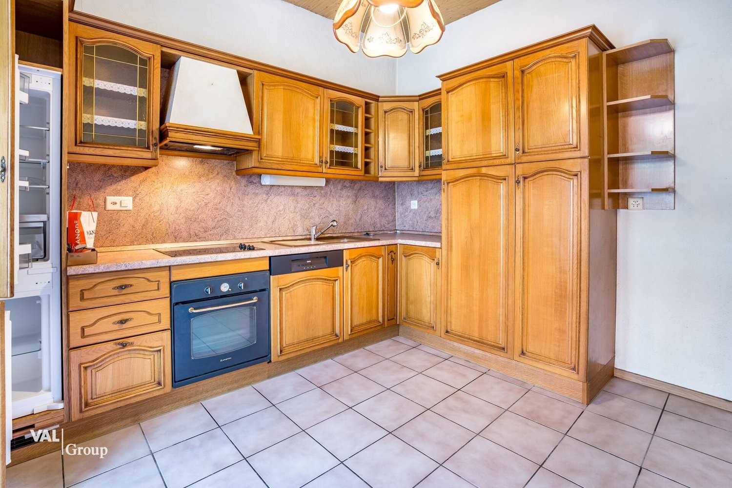 8 rooms apartment