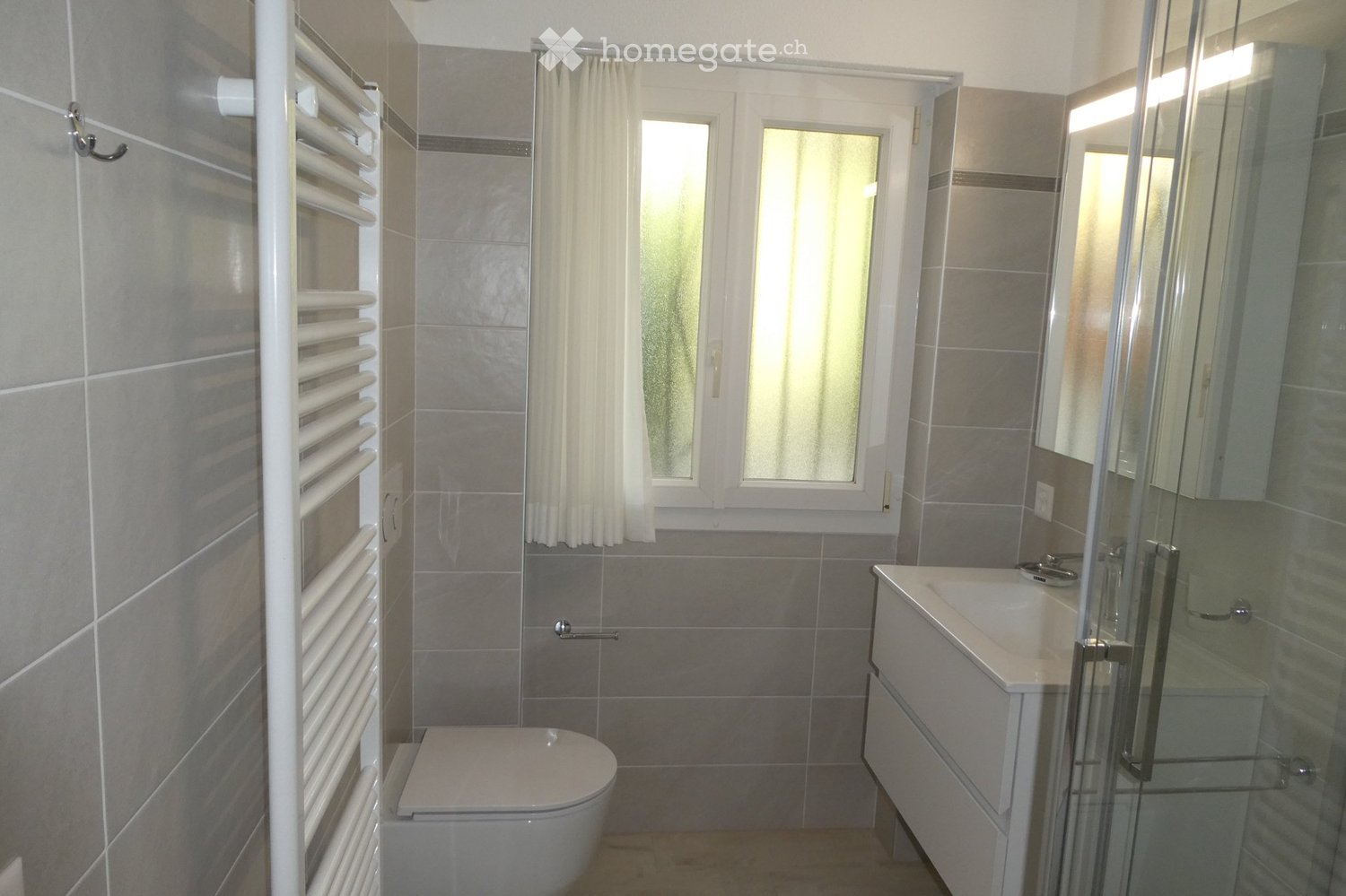 5 rooms apartment