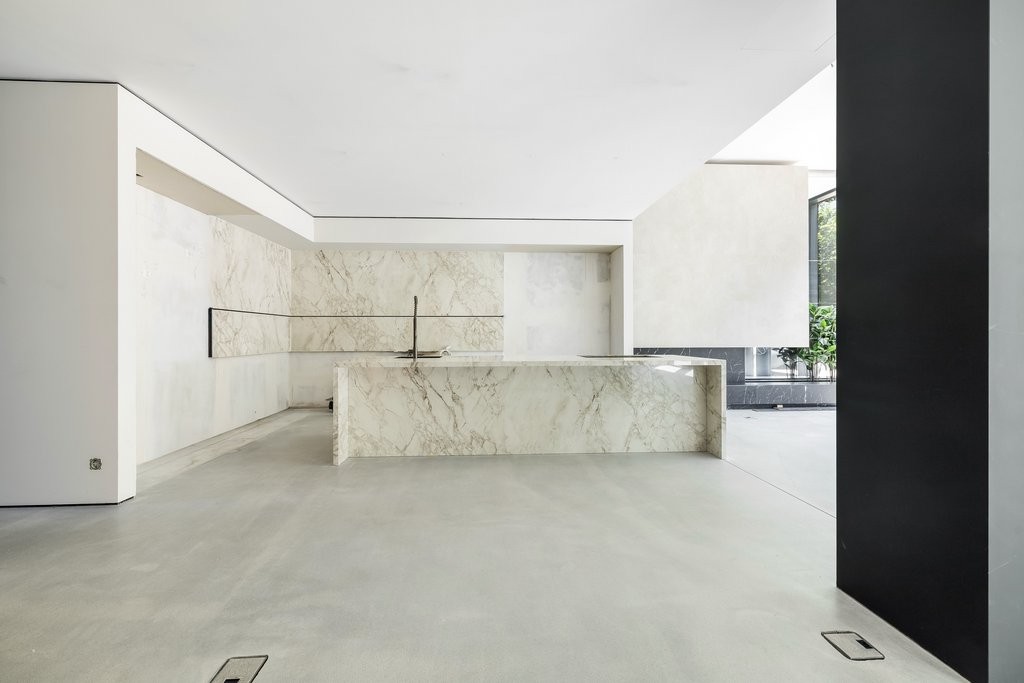 264m² commercial
