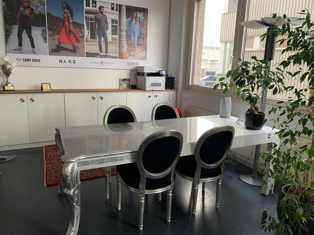 318m² commerciale