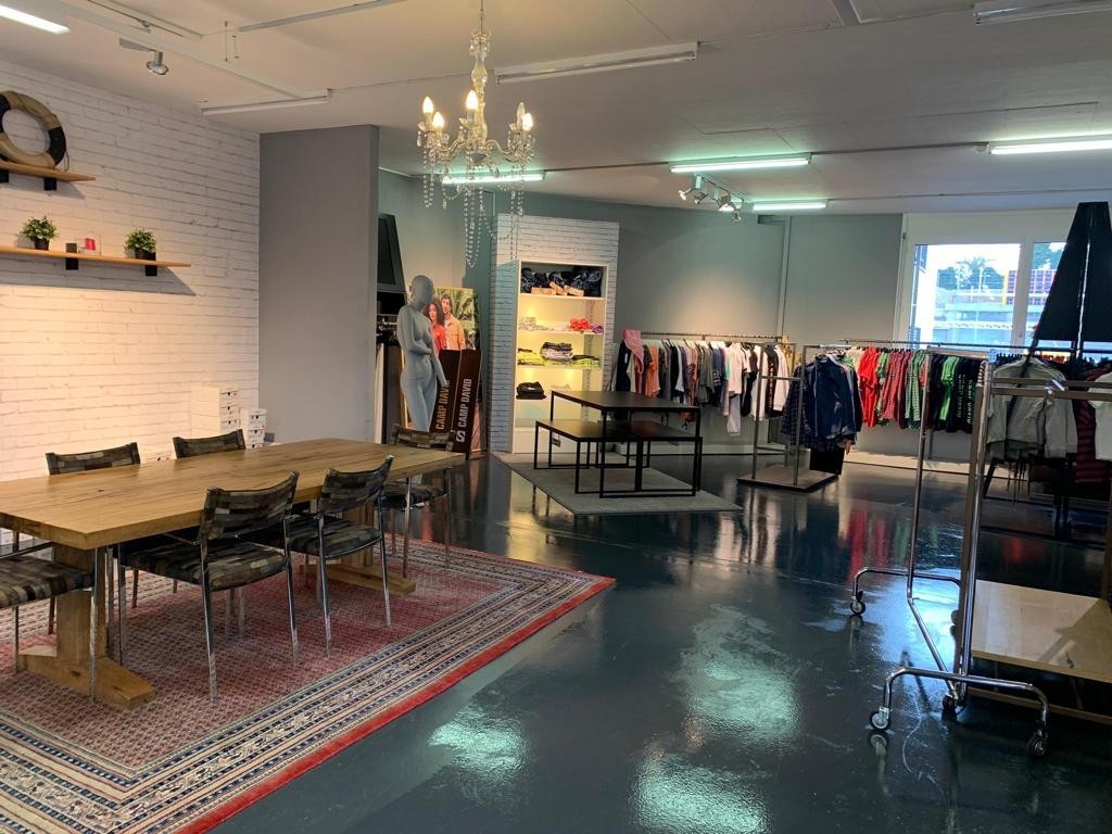 318m² commerciale