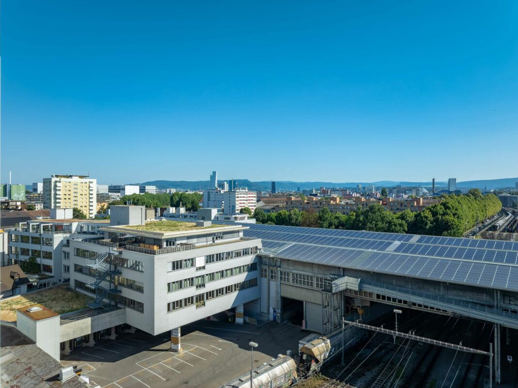 832m² commercial