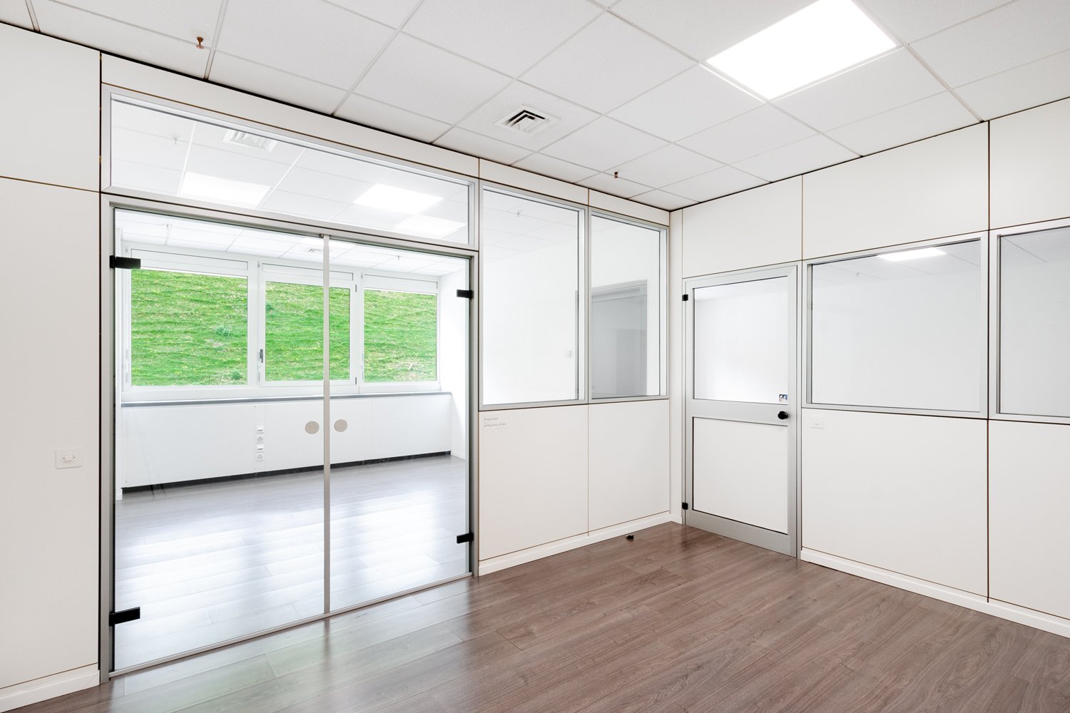 233m² office