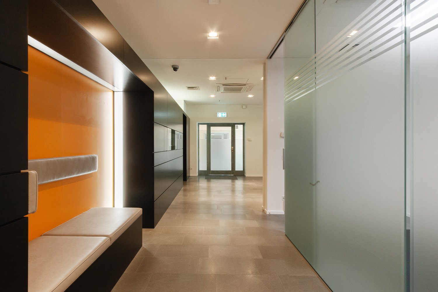 233m² office