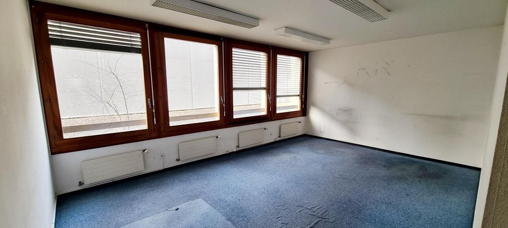 356m² office