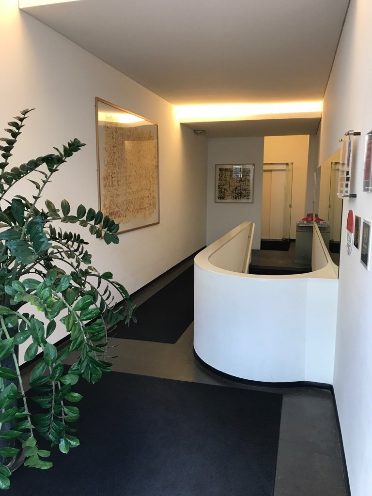 430m² shop