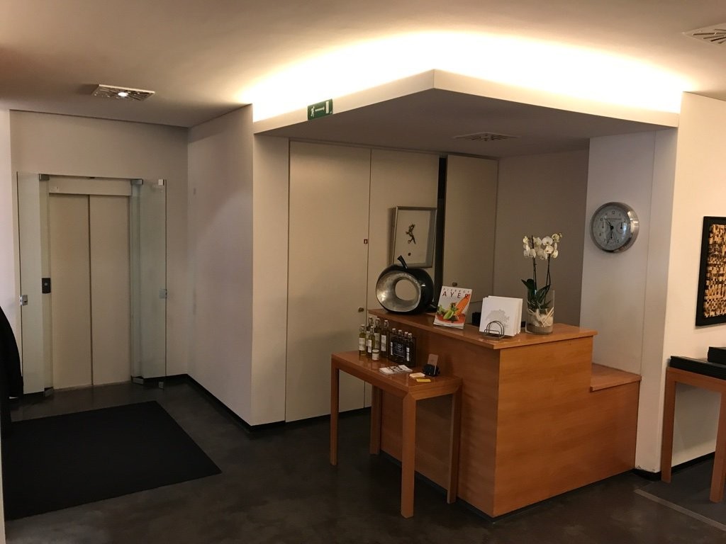 430m² shop