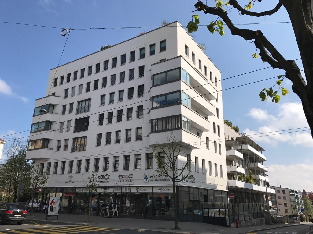 430m² shop