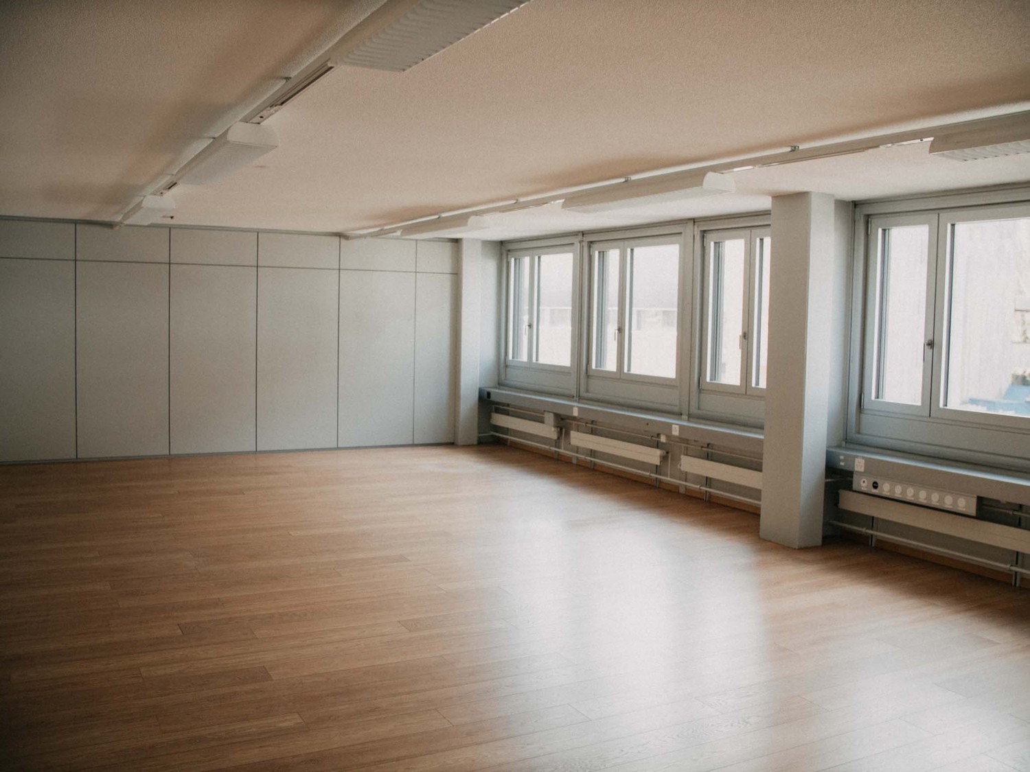 69m² office