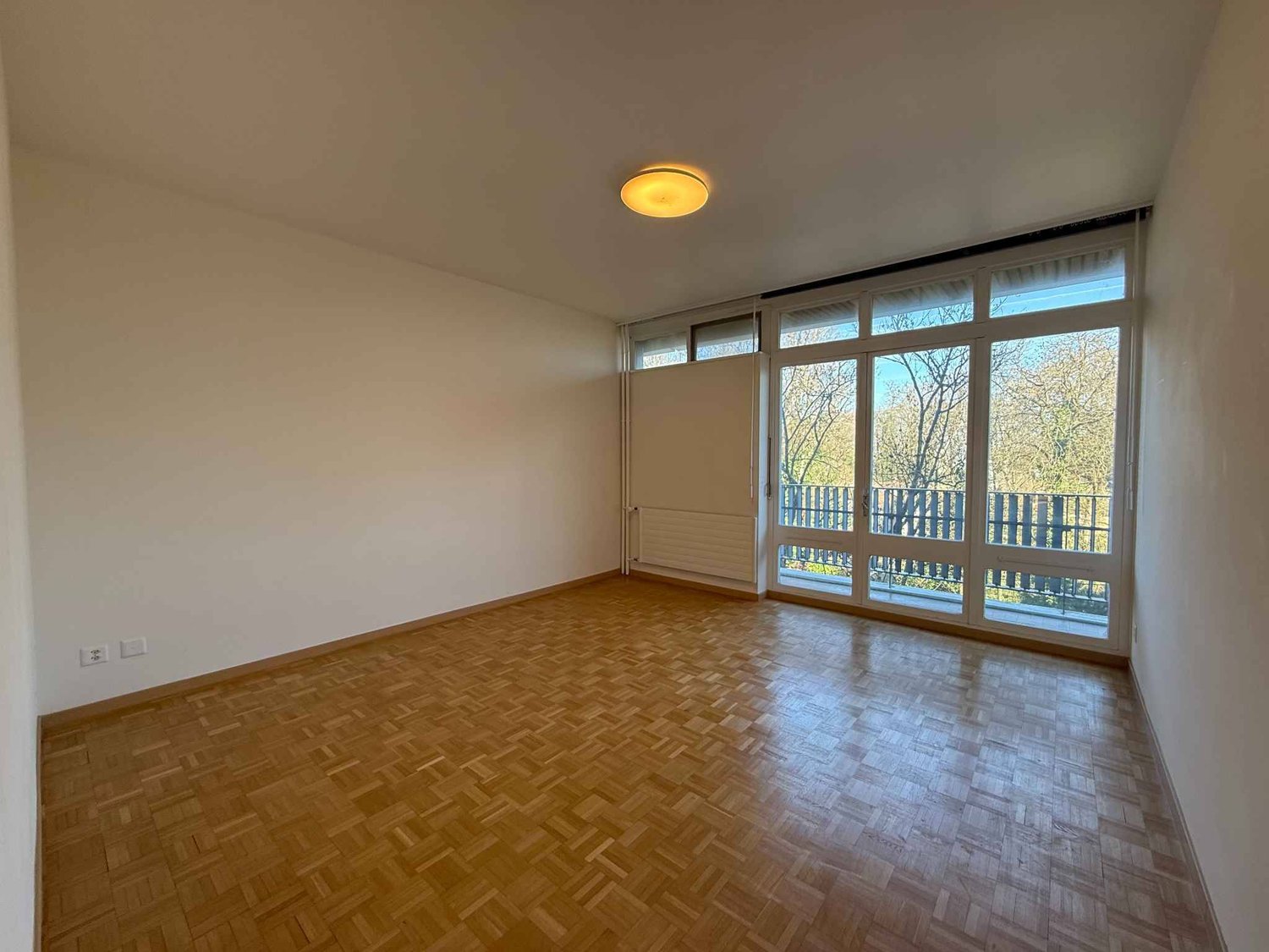 5 rooms apartment