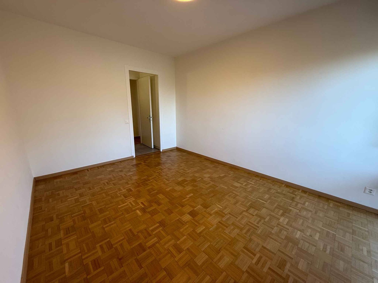 5 rooms apartment