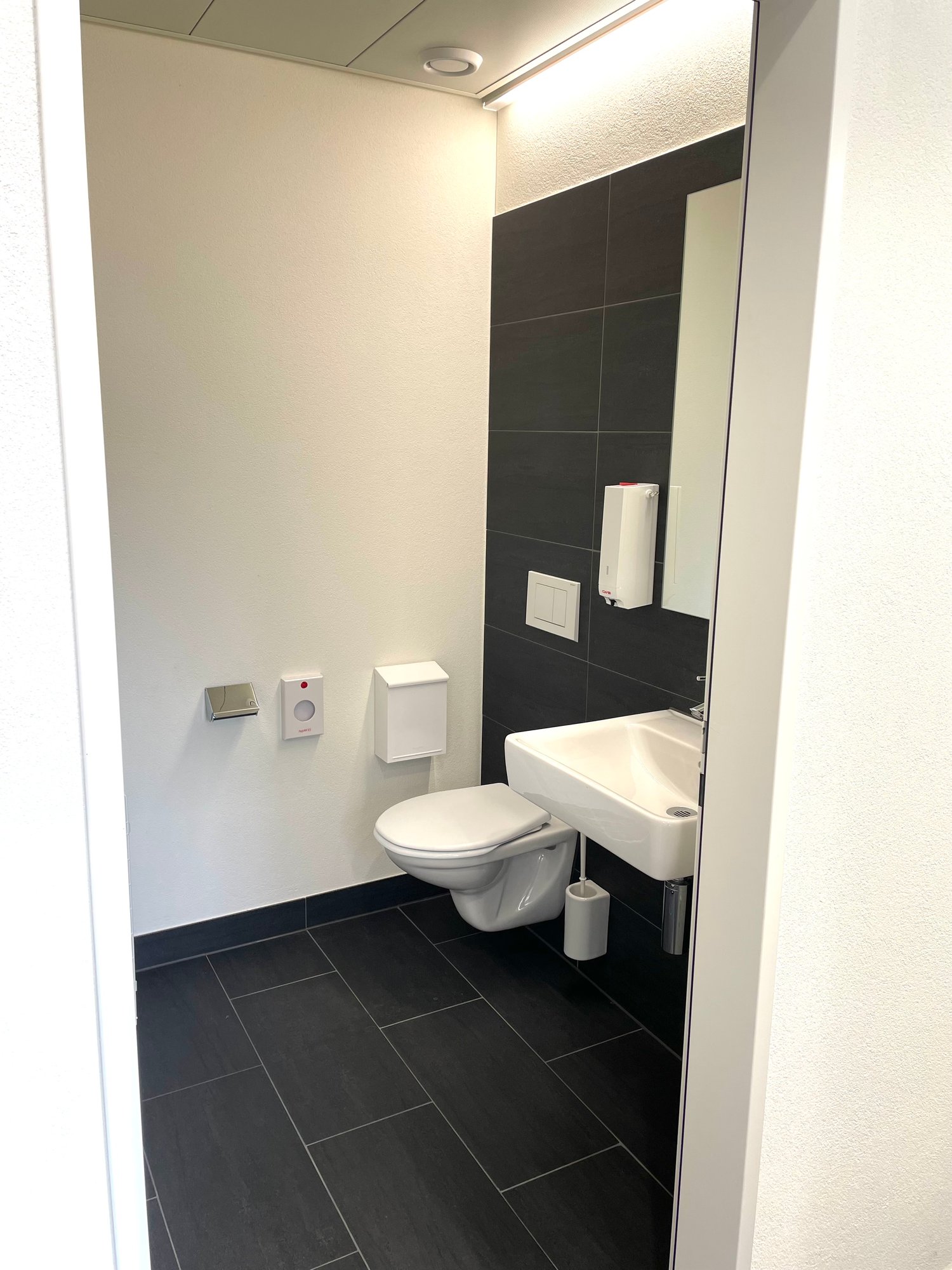 106m² office