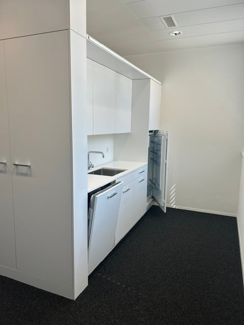 106m² office