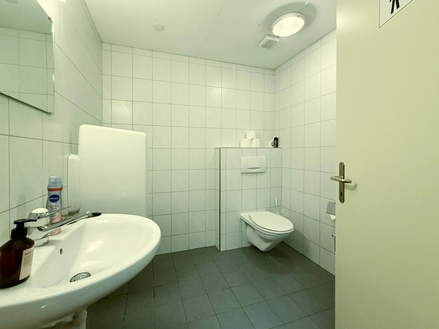 235m² office