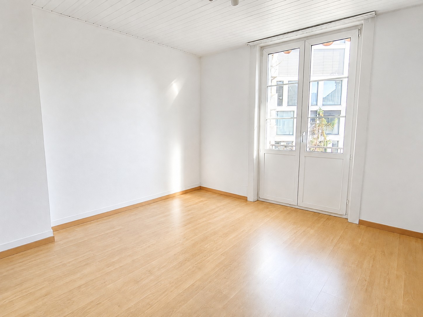 12m² commercial