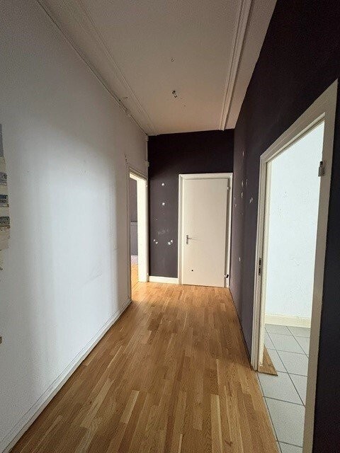 92m² shop