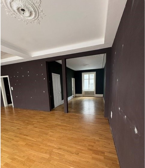 92m² shop