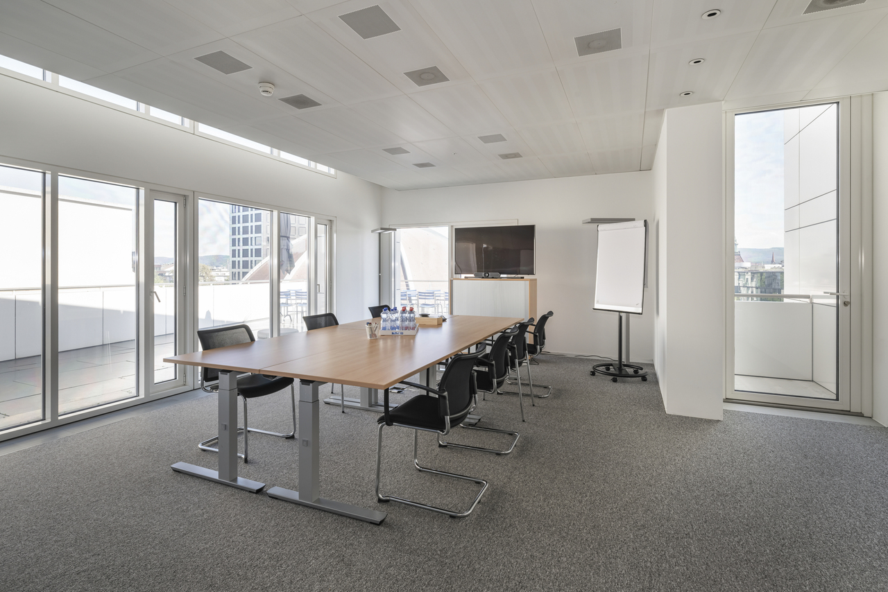 1412m² office
