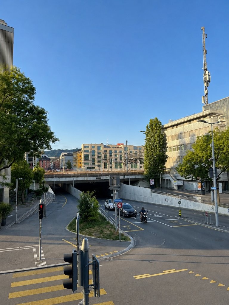 965m² commerciale