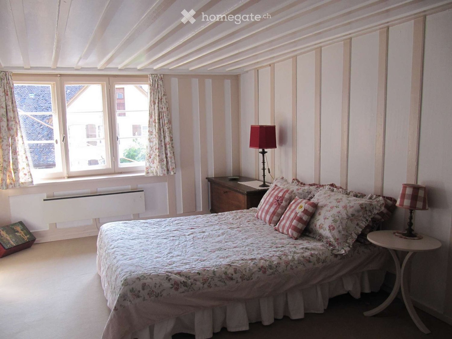 In coabitazione appartamento tutto comfort con camino in soggiorno, grande terrazza, ampi spazi comuni
Diverse camere arredate