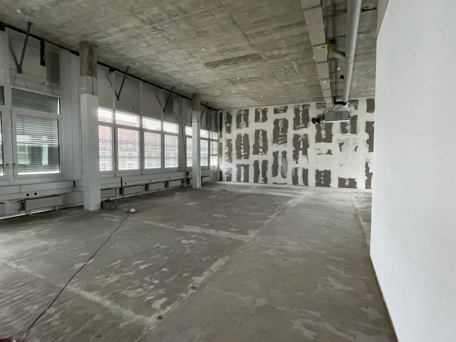 300-357m² ufficio