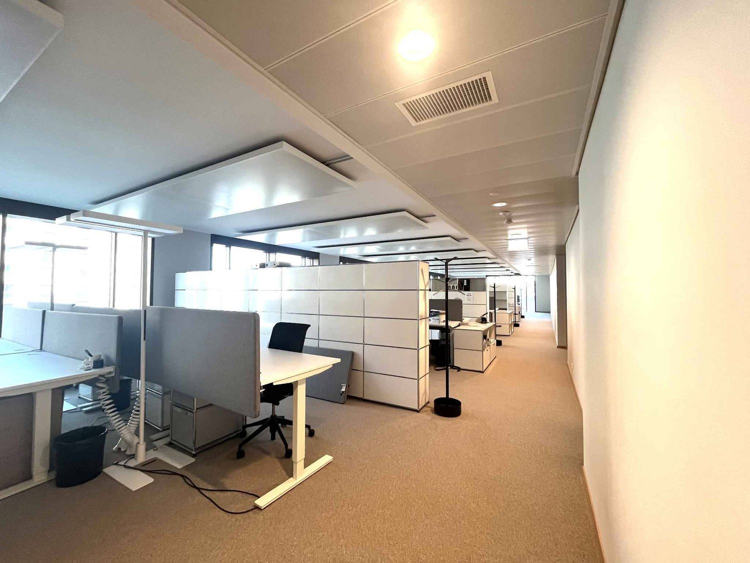 600m² office