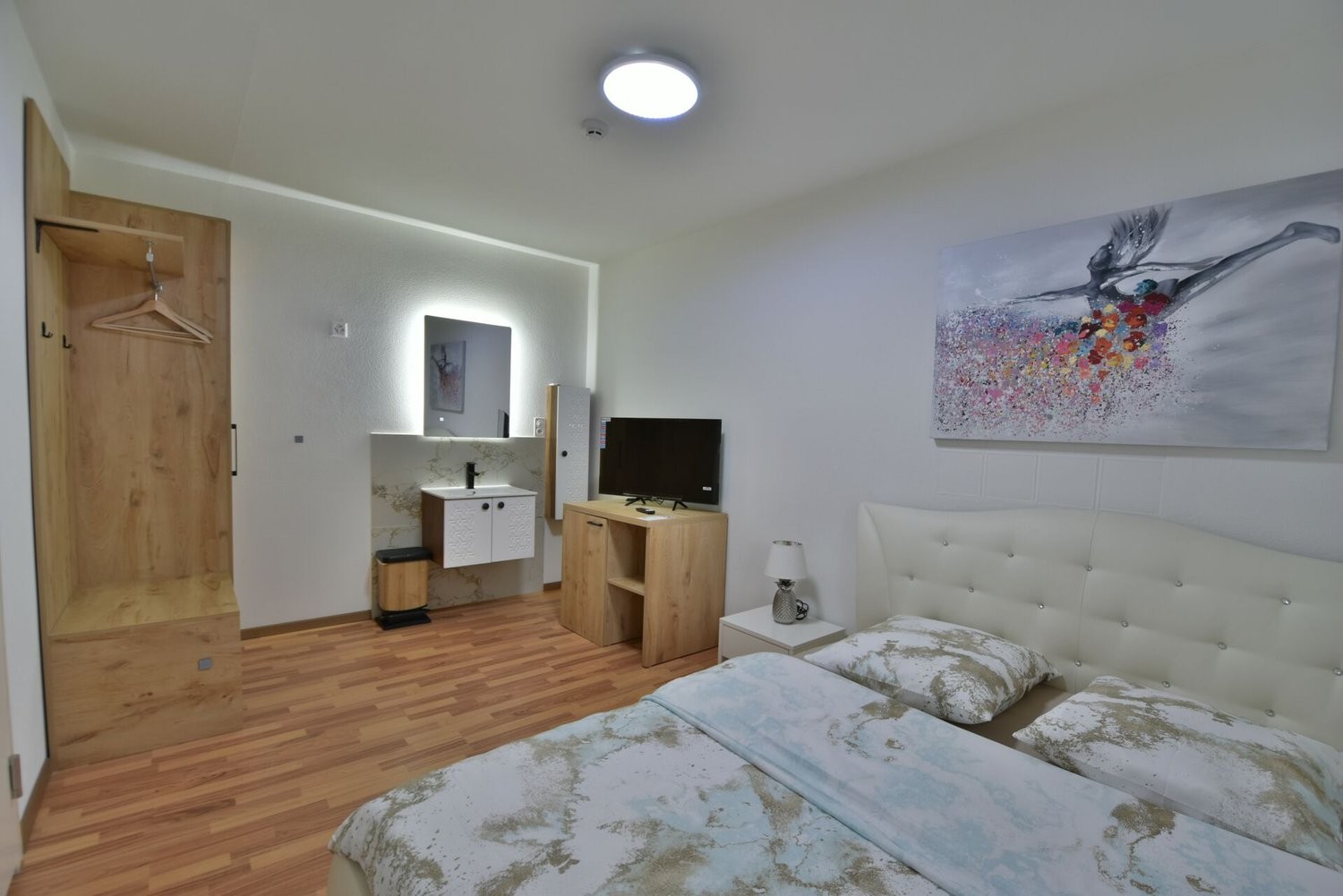 1 room single room