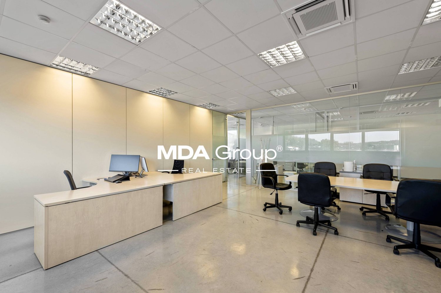 1450m² office