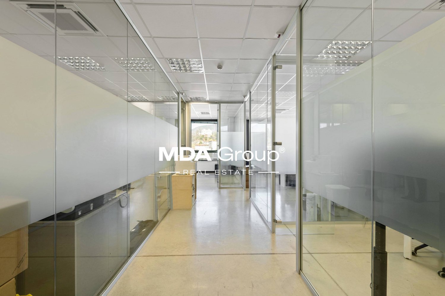 1450m² office