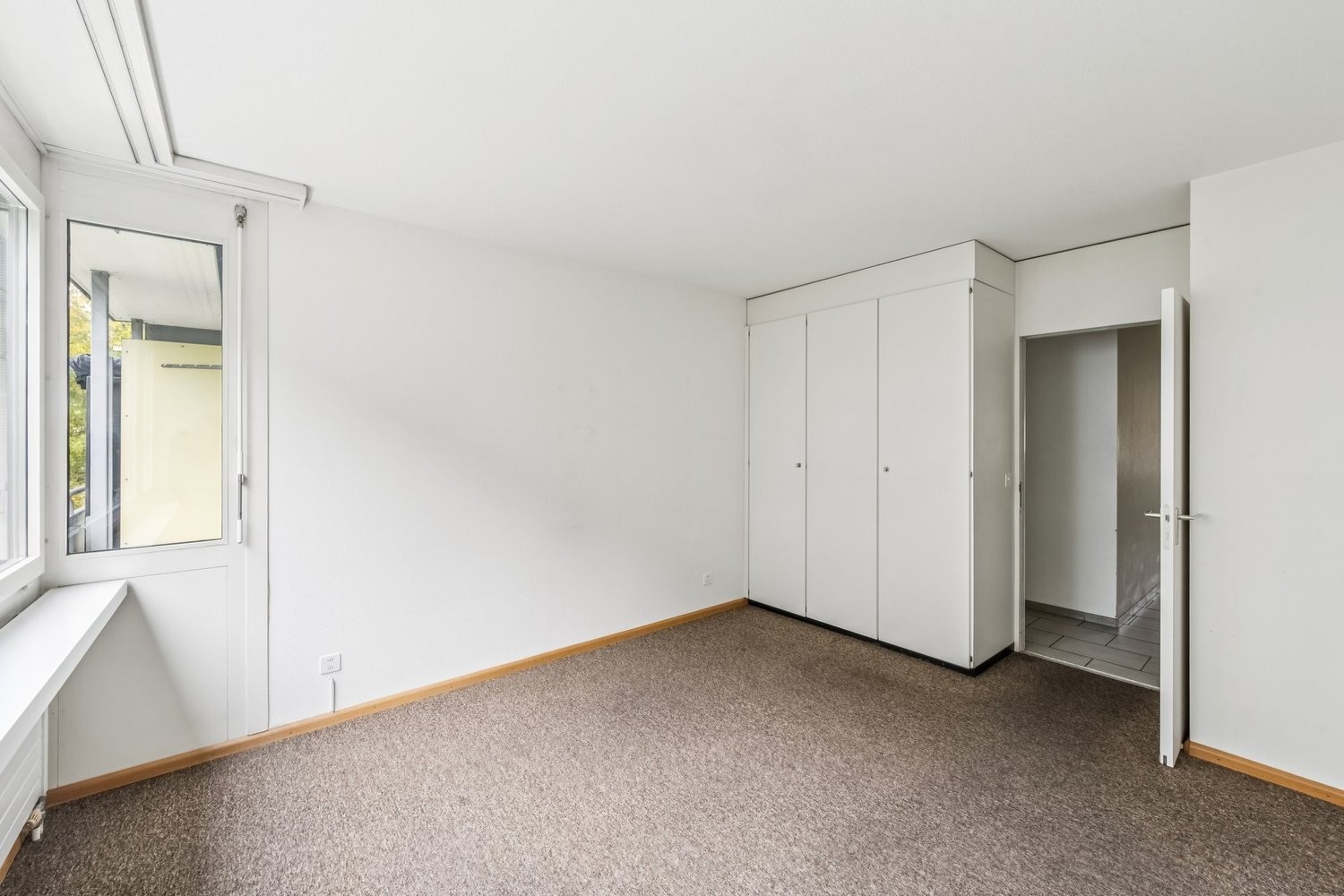 81m² commercial