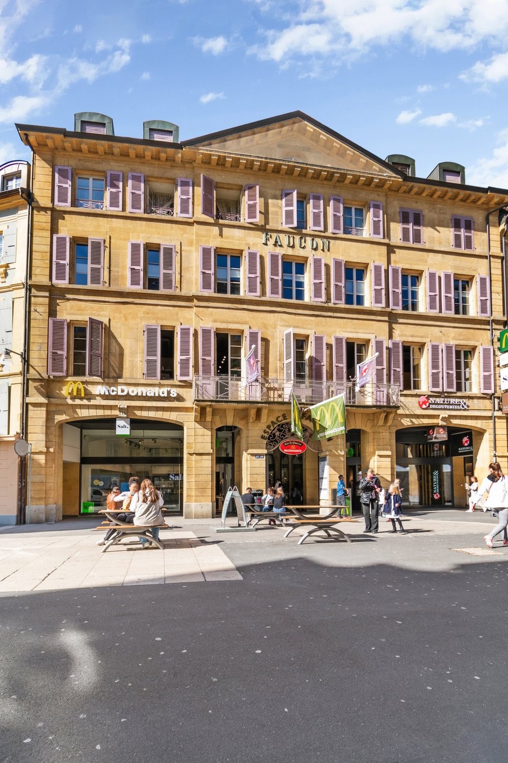 545m² Laden