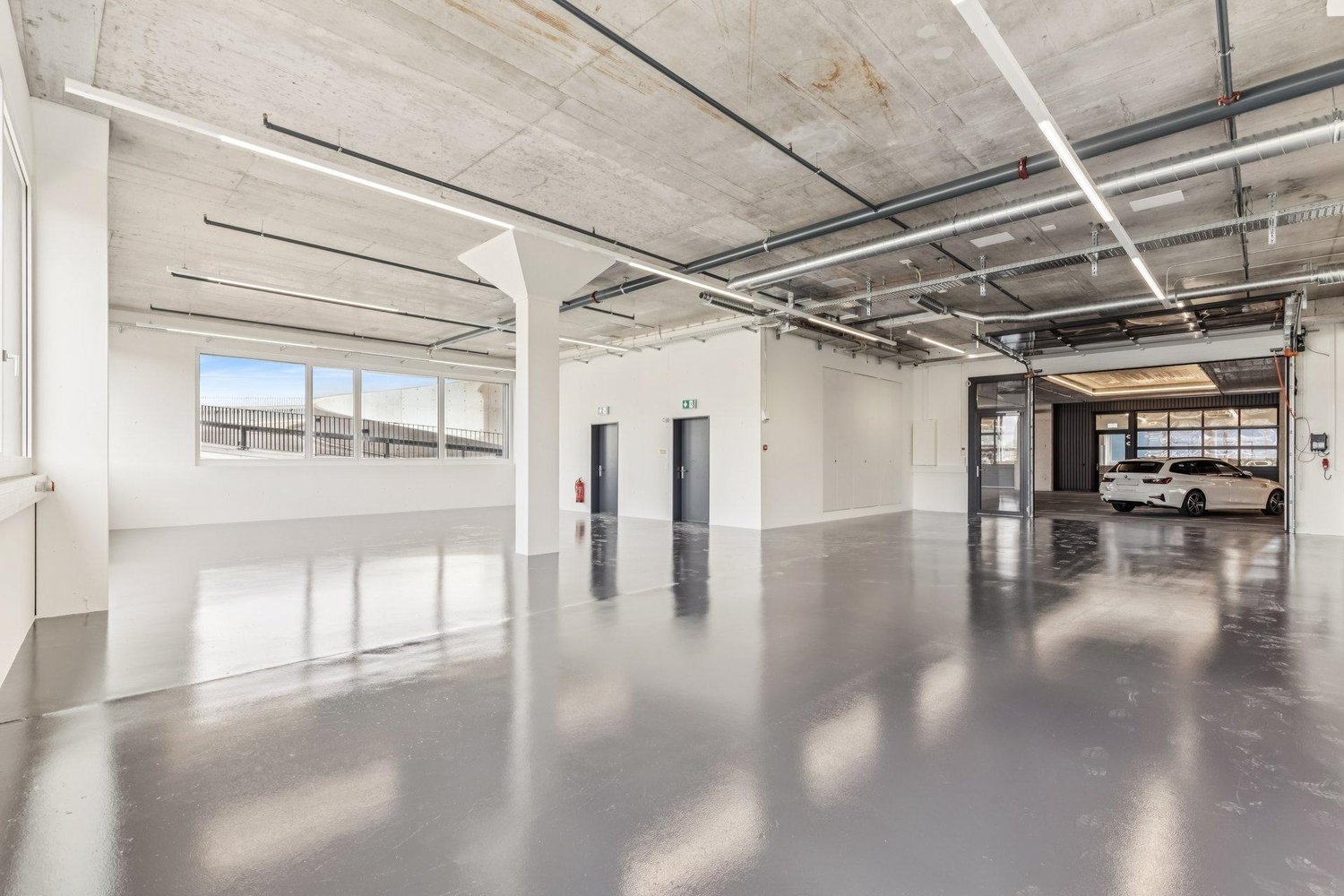 130m² commercial