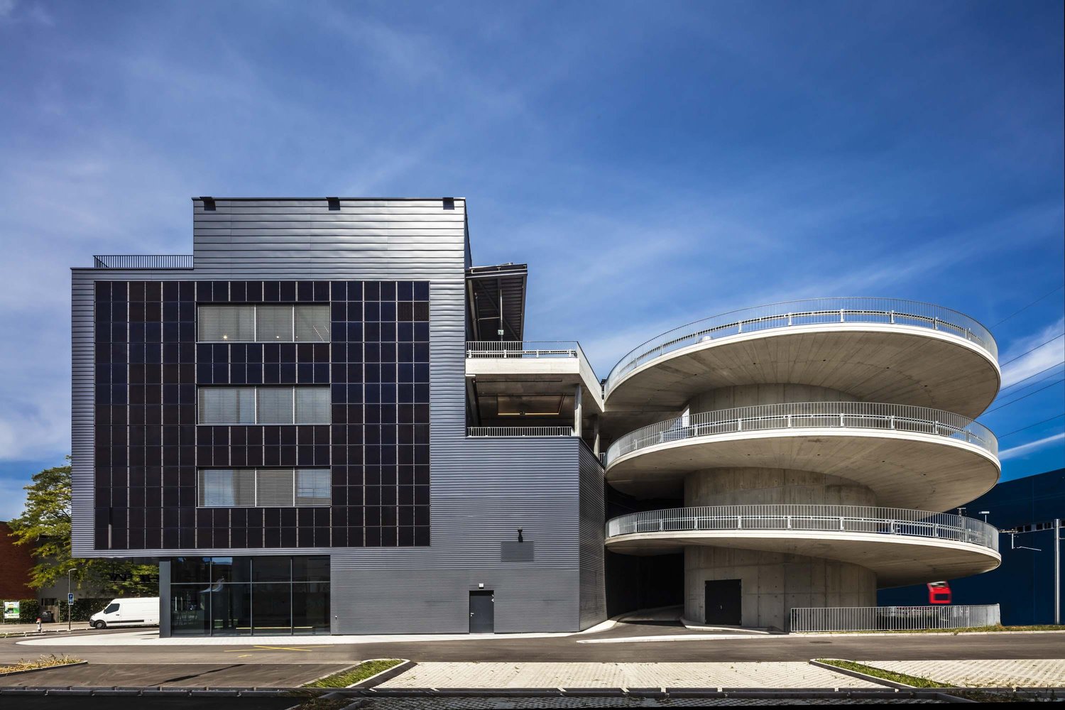 130m² commercial