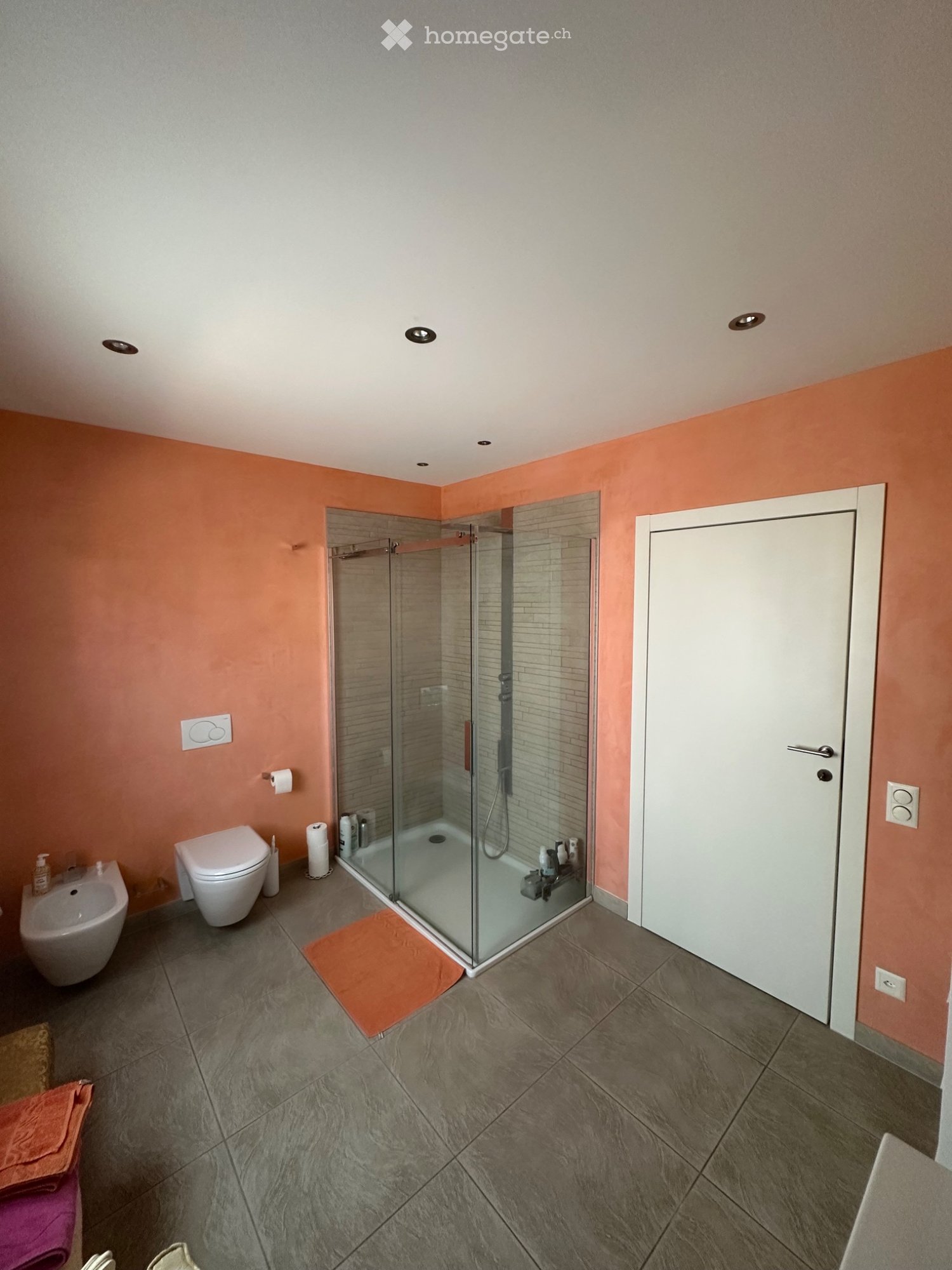 5 rooms apartment