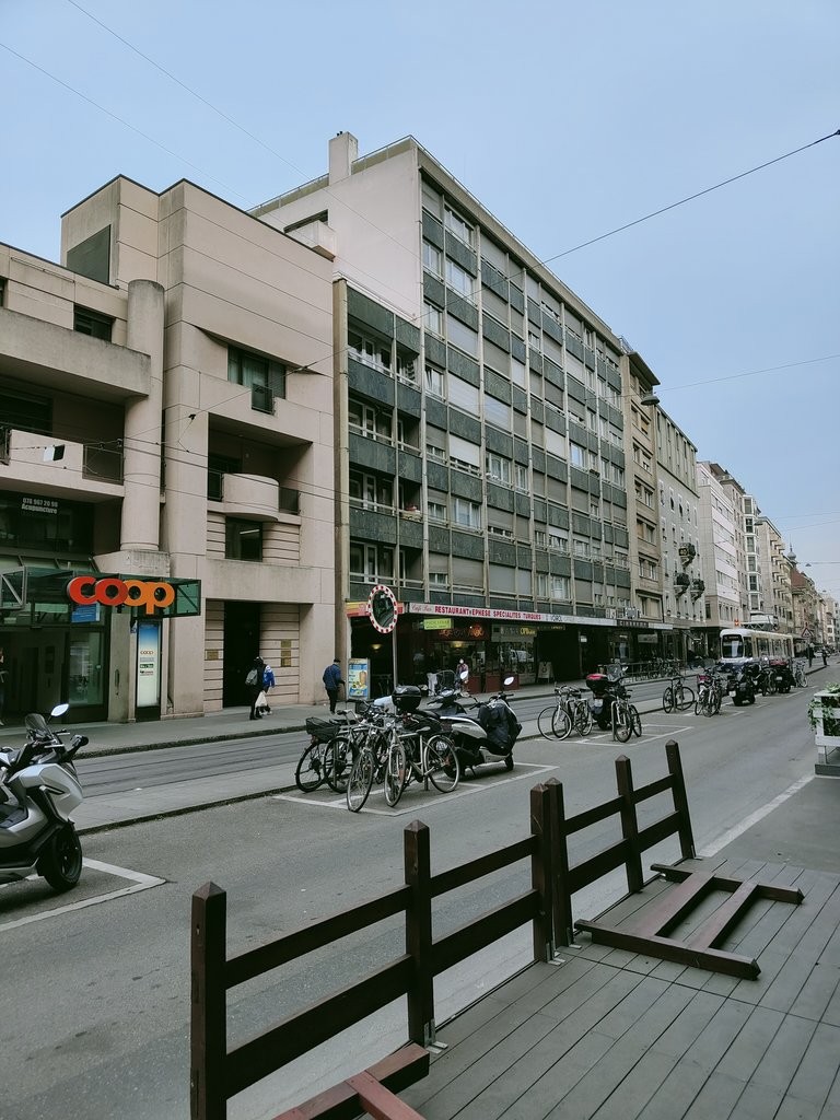 6 rooms apartment
