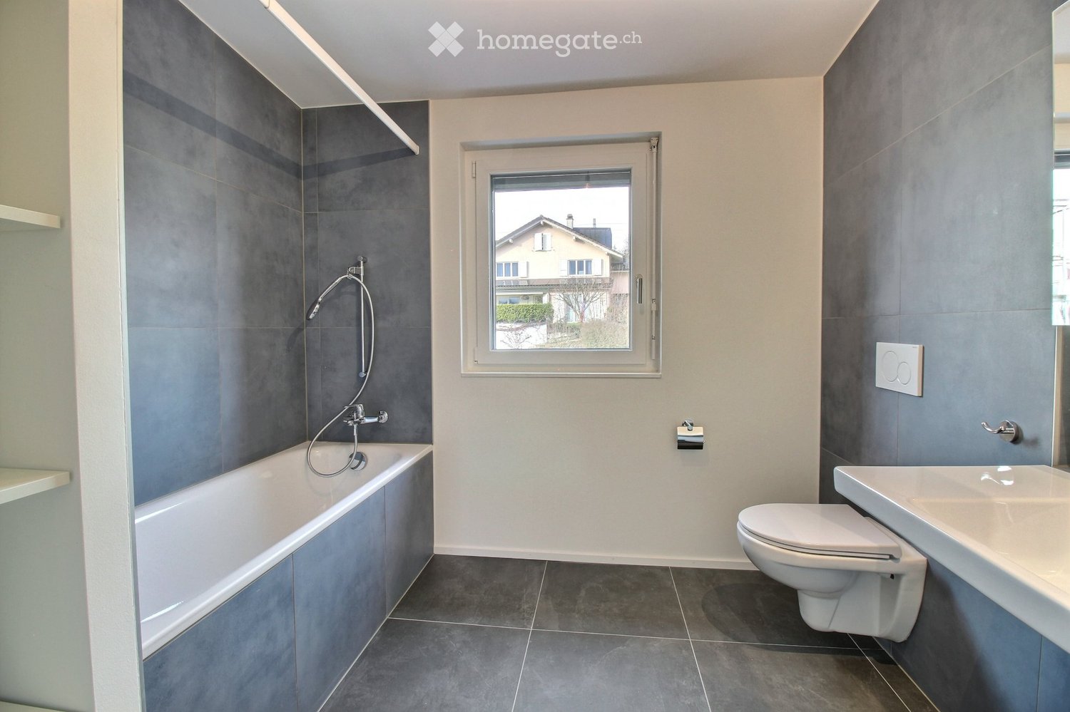 5 rooms apartment
