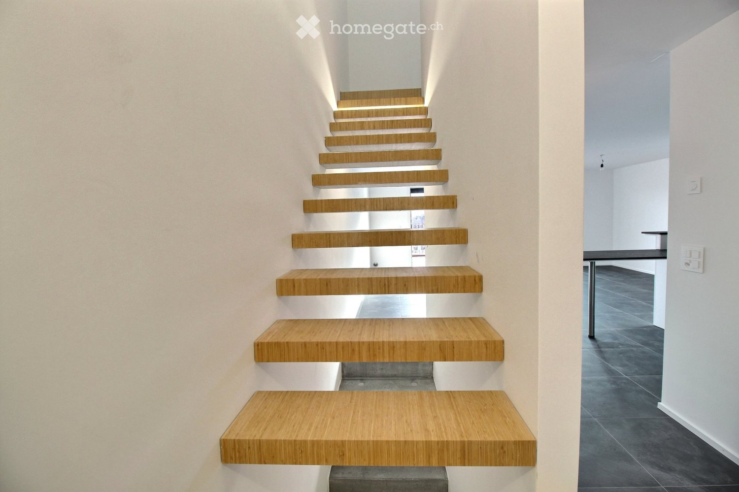 5 rooms apartment