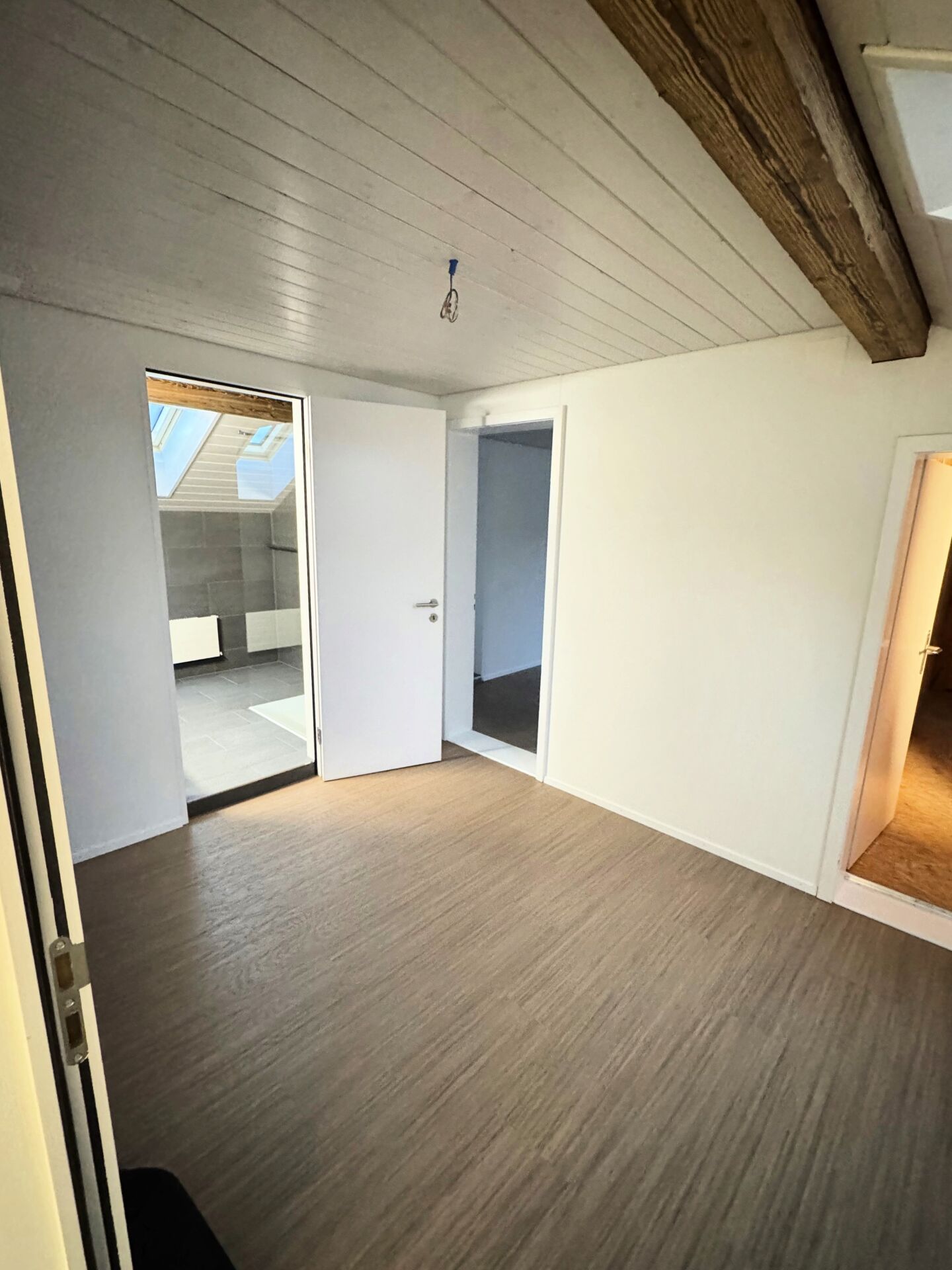 5 rooms apartment