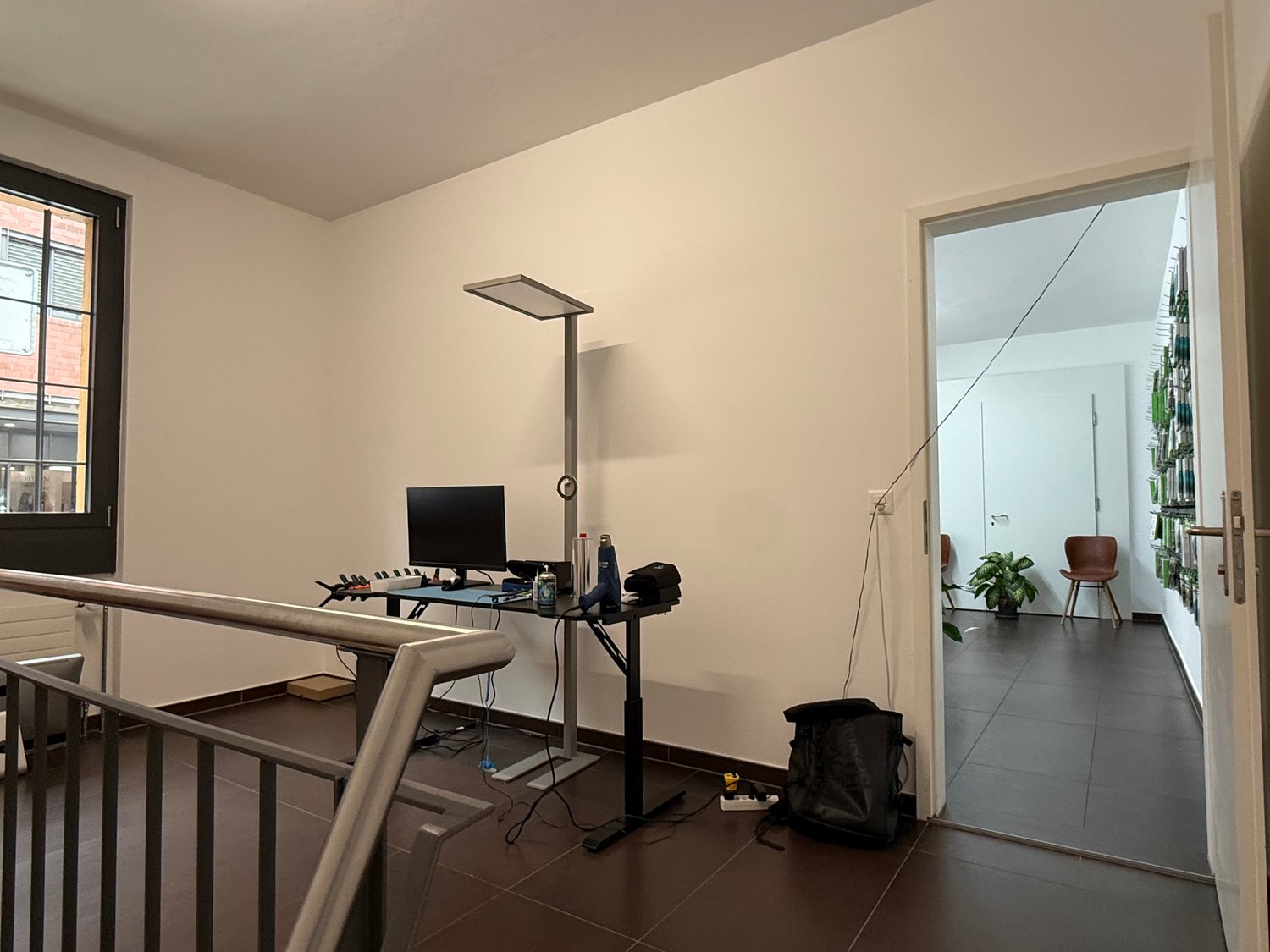 60m² commercial