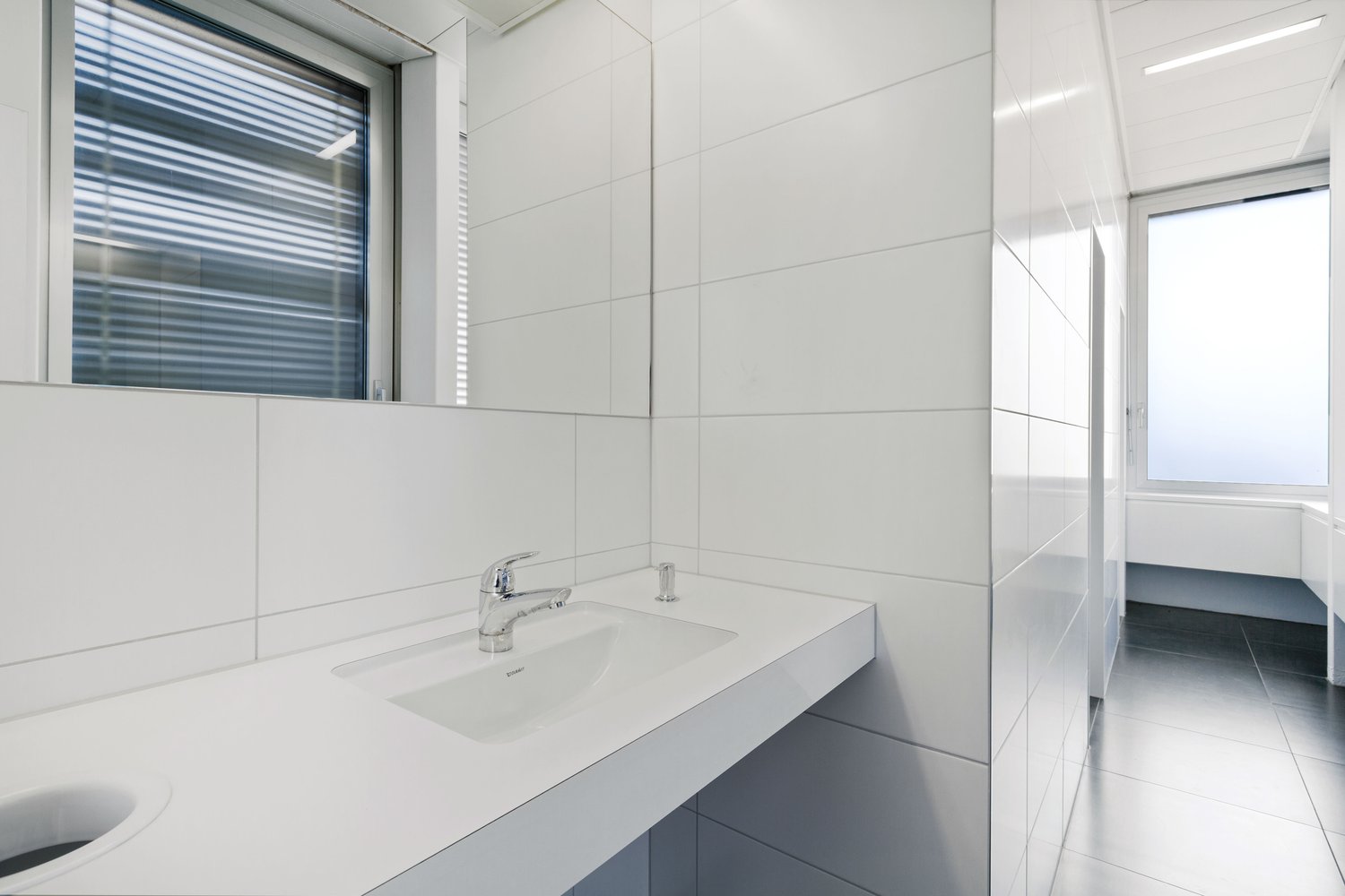 146m² office