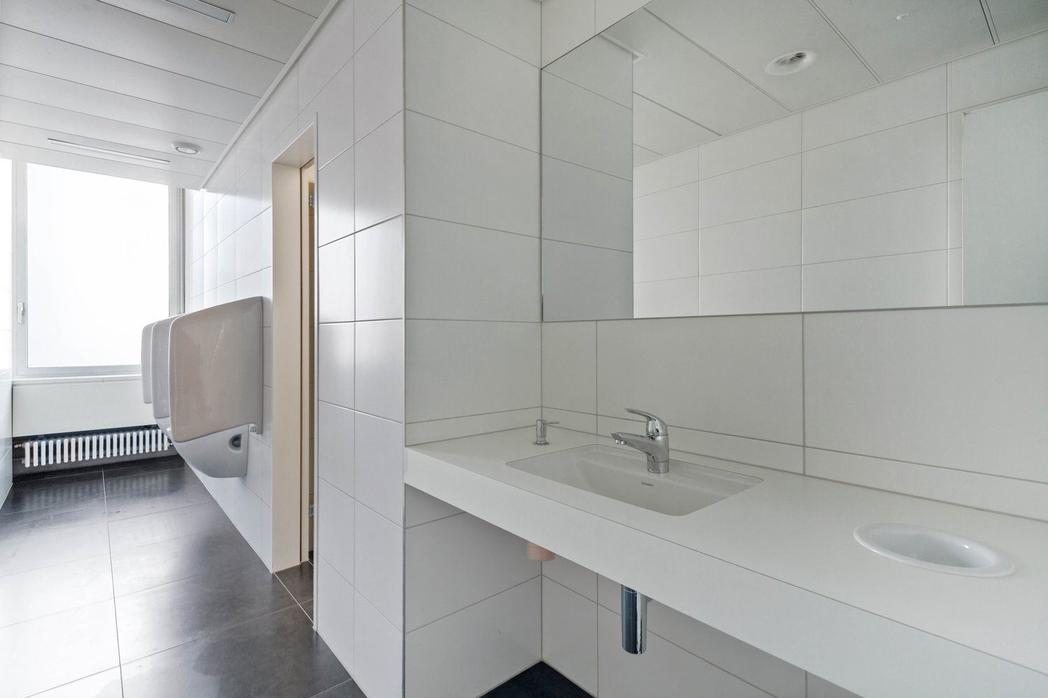146m² office