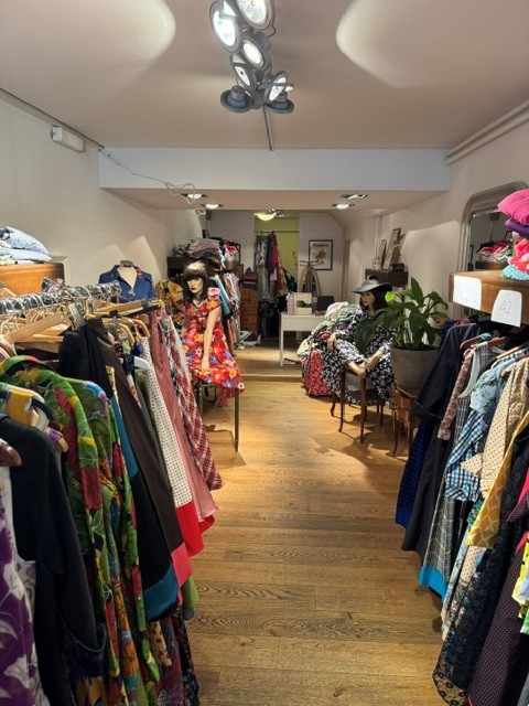 68m² shop