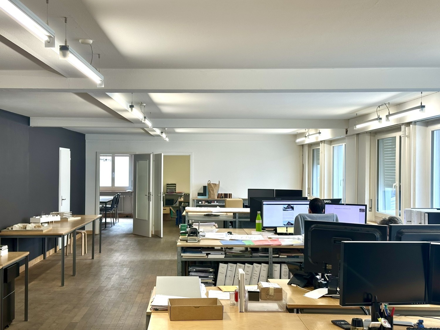 120m² office