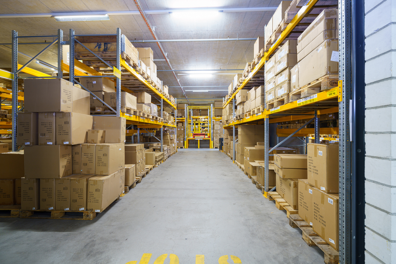 2940m² storage room