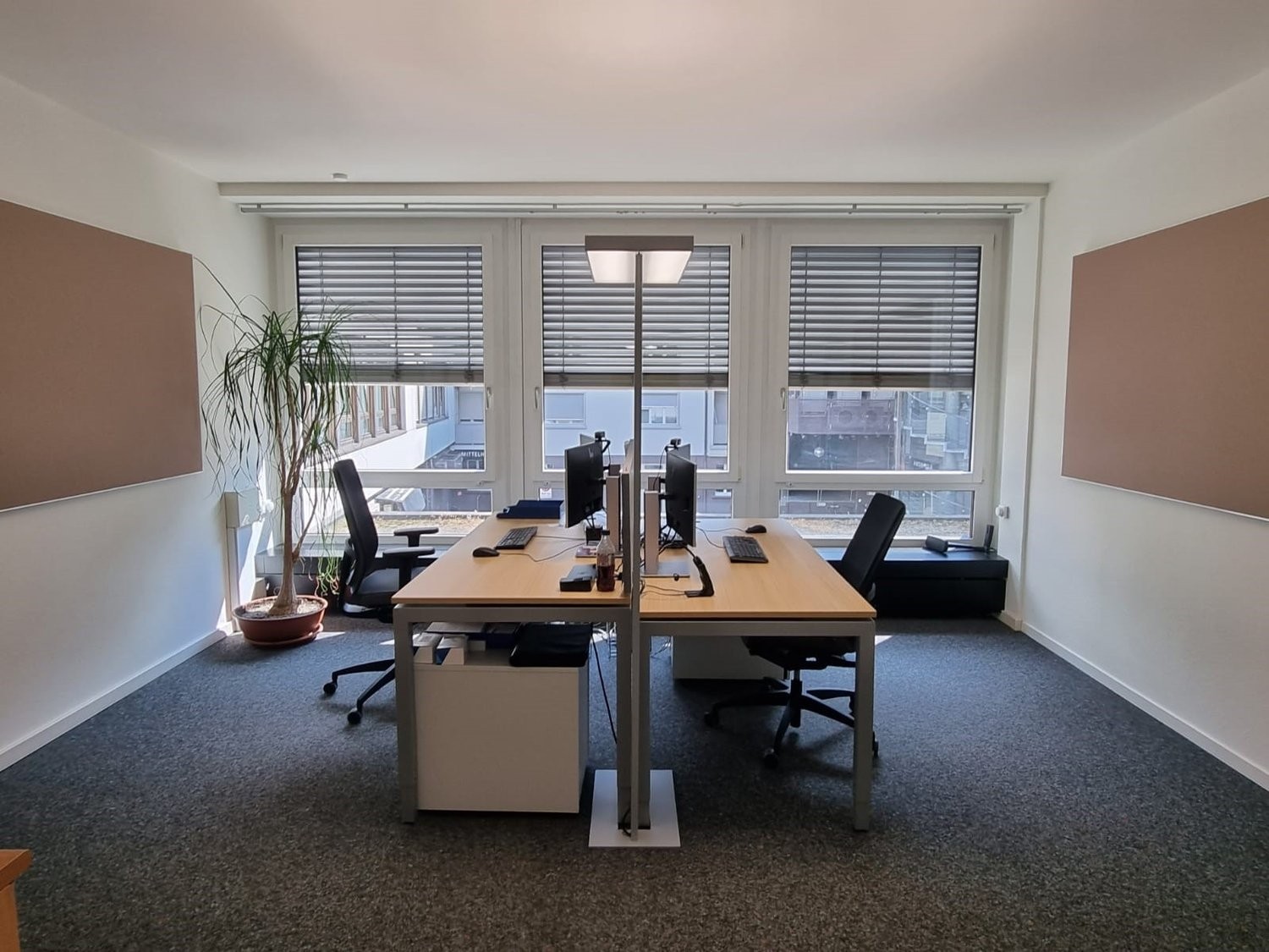160m² office