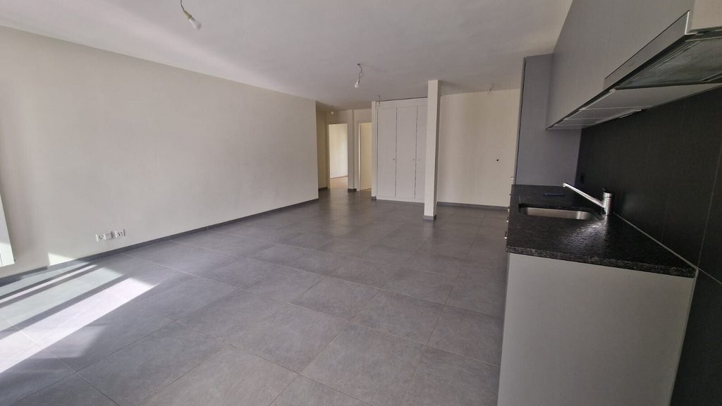 5 rooms apartment