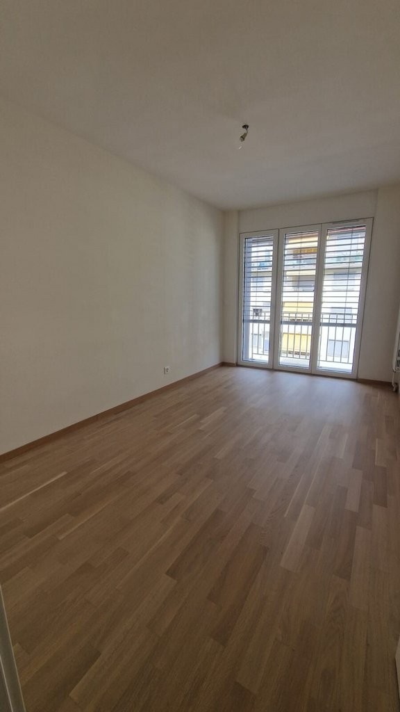 5 rooms apartment