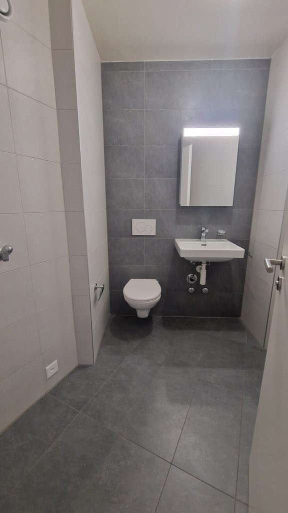 5 rooms apartment