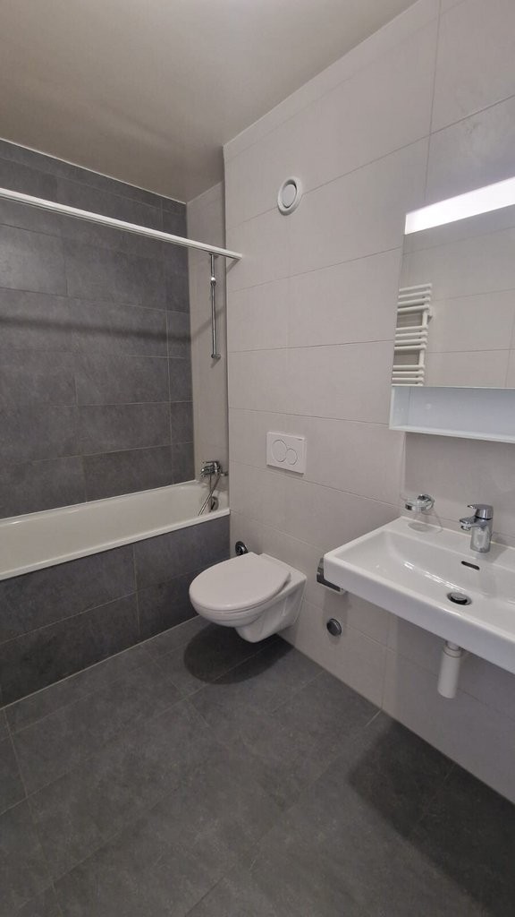 5 rooms apartment