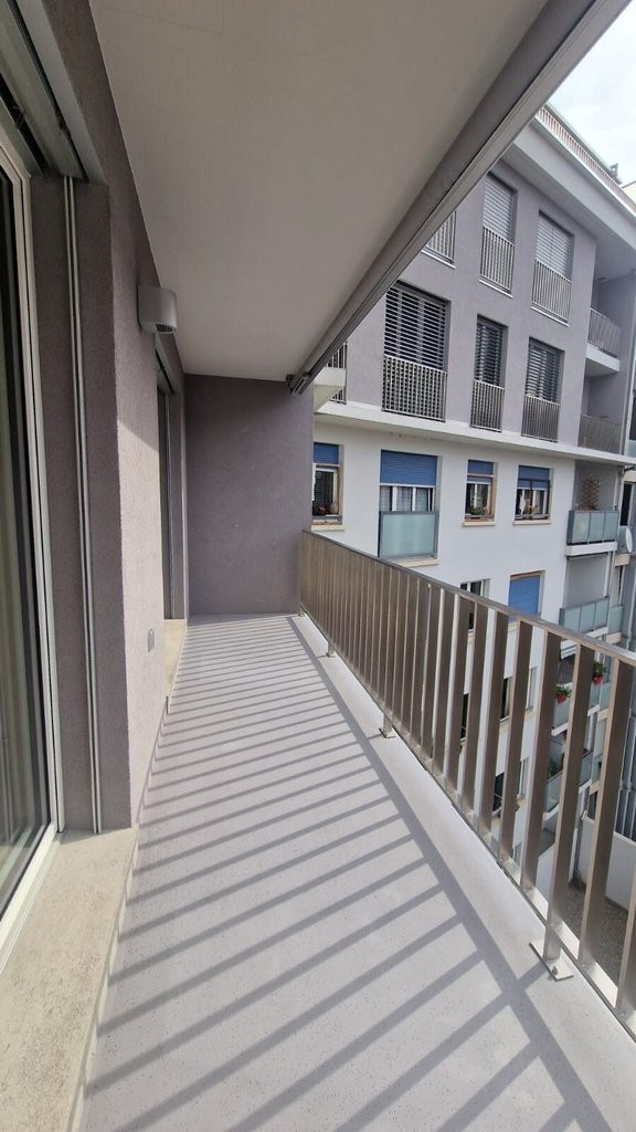 5 rooms apartment